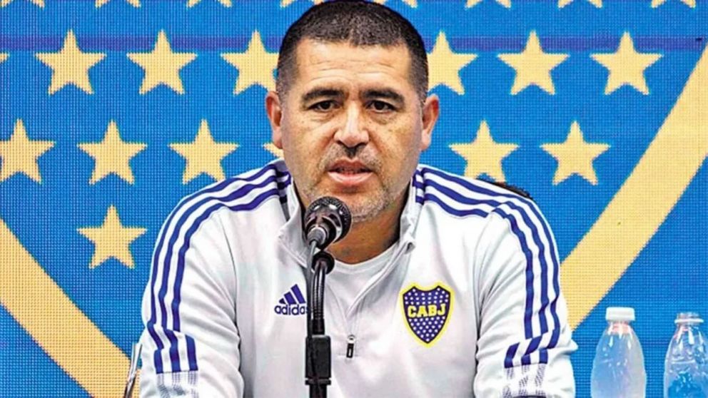 Riquelme se hart�, pas� la escoba en Boca y les arm� la valija a tres referentes