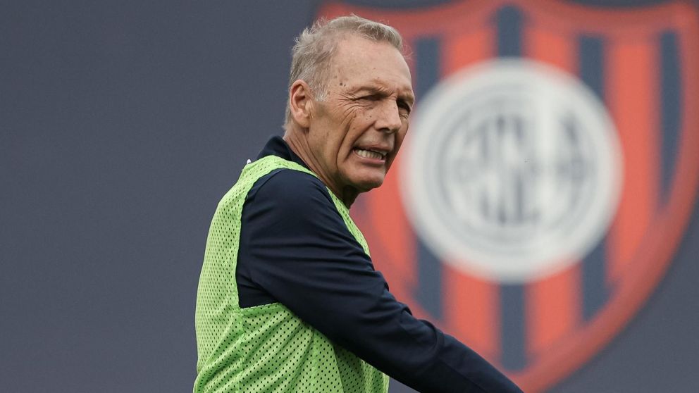 La hinchada de San Lorenzo lo ovaciona, Miguel Ángel Russo lo considera clave y Moretti quiere mejorarle el contrato