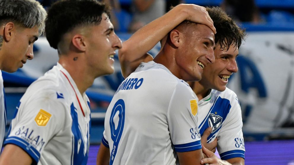 Y una noche ganó Vélez: victoria ajustada ante San Martín de San Juan, mientras espera por los mellizos Barros Schelotto