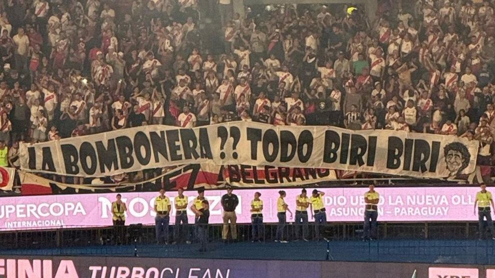 River se acordó de la eliminación de Boca en la Copa Libertadores con una picante bandera: "¿La Bombonera? Todo biri biri"