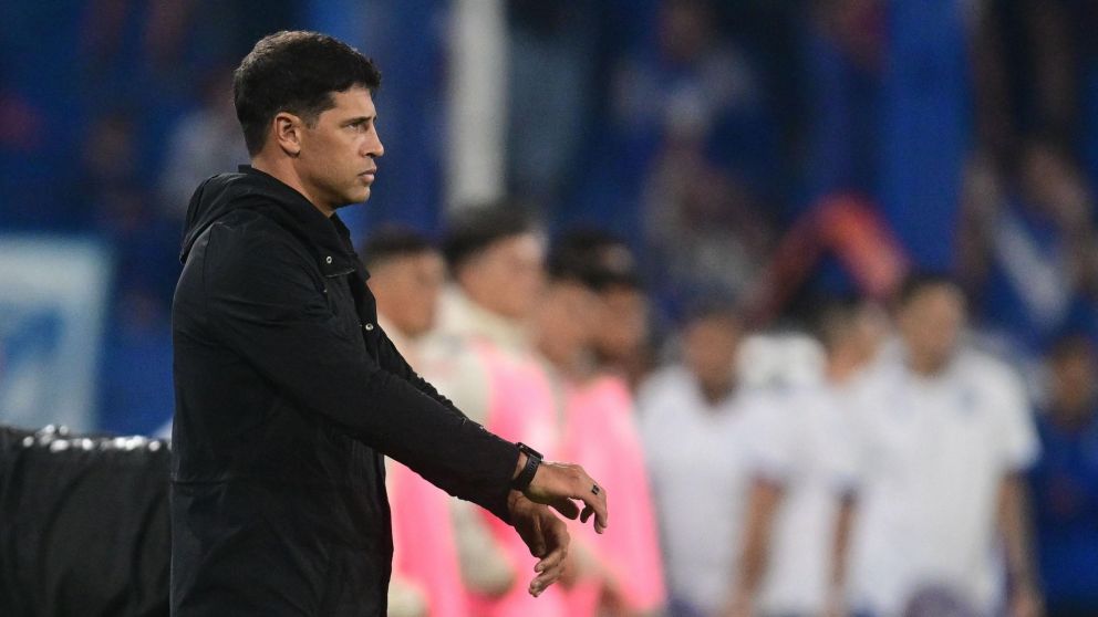 Vélez busca técnico: quiénes son los candidatos para reemplazar a Sebastián Domínguez