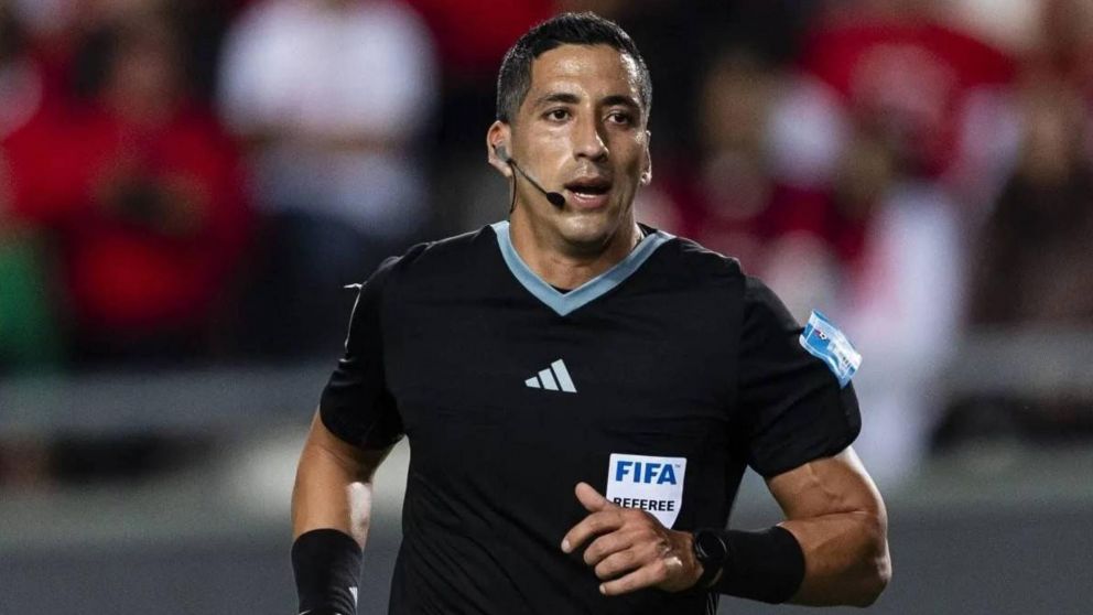 La insólita felicitación de Falcón Pérez a un jugador de Independiente tras el golazo de Angulo