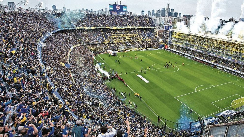 El DT que menospreció a los hinchas de Boca y relativizó la importancia de La Bombonera
