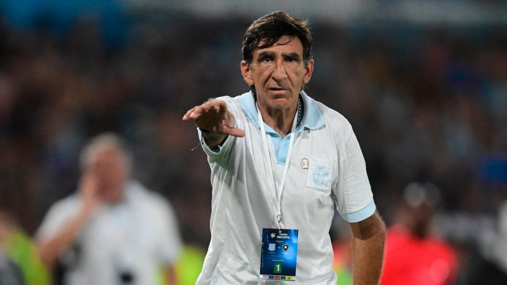 El orgullo de Costas tras la victoria de Racing ante Botafogo: "Este equipo me representa como hincha"