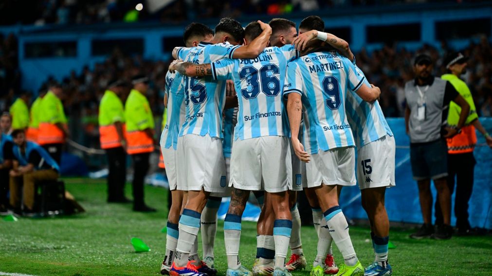 Racing le dio un golpazo a Botafogo y tom� ventaja en la final de la Recopa Sudamericana