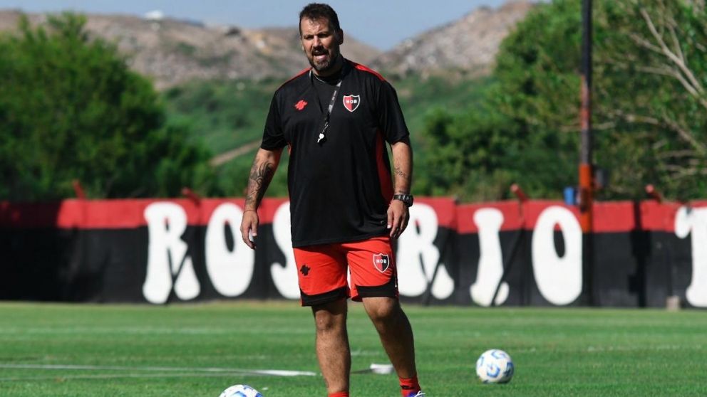 Arde Newell's: Fabbiani asumió como nuevo DT y el presidente casi se va la piñas con un colaborador del Mago Capria