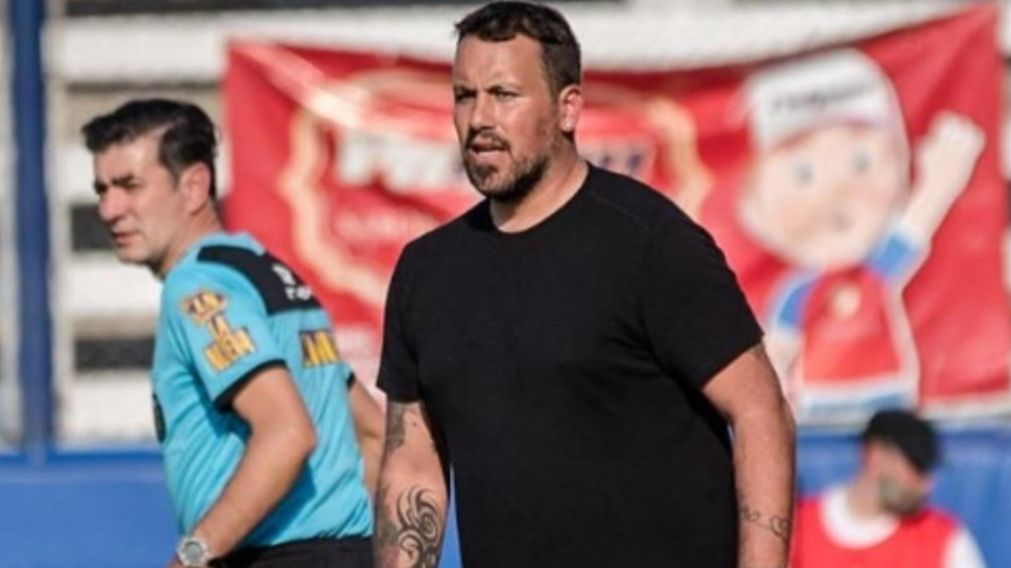 Cristian Fabbiani le dijo adiós a Riestra con un emotivo mensaje y una conmovedora charla con los jugadores: quién es el nuevo entrenador