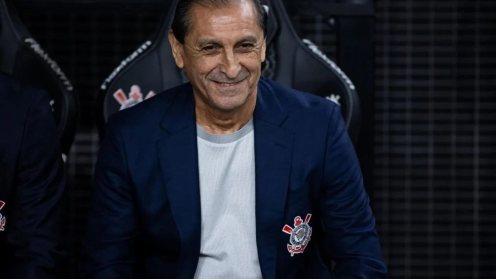 El lateral que negoció en secreto con Gallardo para volver a River y que va terminar siendo dirigido por Ramón Díaz