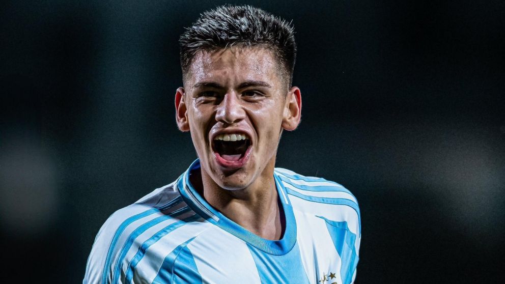 Claudio Echeverri se suma al Manchester City tras romperla en el Sudamericano Sub 20: cuándo debutaría