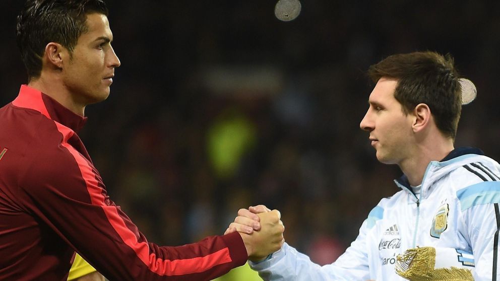 Polémica: la FIFA reveló quién es el mejor jugador del mundo entre Messi y Cristiano Ronaldo