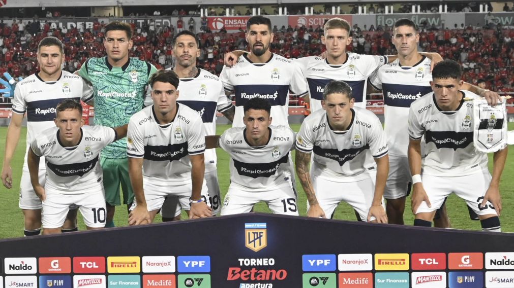 Gimnasia consiguió un entrenador poliglota para reemplazar al uruguayo Marcelo Méndez