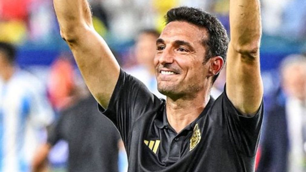Lionel Scaloni en el barro: el entrenador de la Selección Argentina eligió al mejor jugador de toda la historia