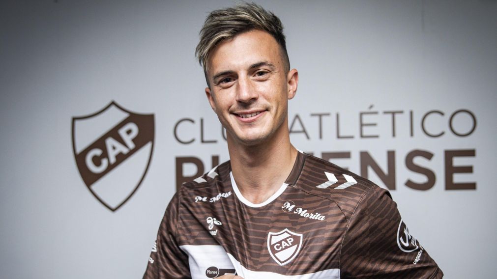 Augusto Lotti tuvo un gesto para destacar con un futbolista de Deportivo Español que jugaba por la Copa Argentina
