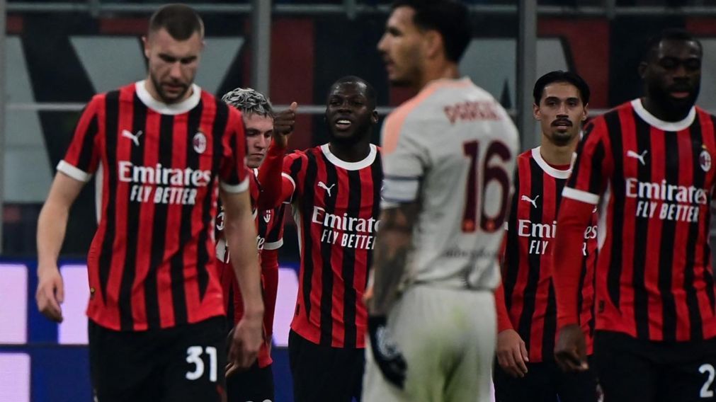 Tras la frustrada vuelta a Boca, Paredes jug� un tiempo en la eliminaci�n de Roma en la Copa Italia