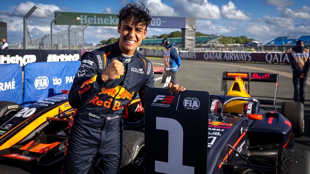 Quién es Arvid Lindblad, el joven piloto que preparan como el sucesor de Max Verstappen en la Fórmula 1