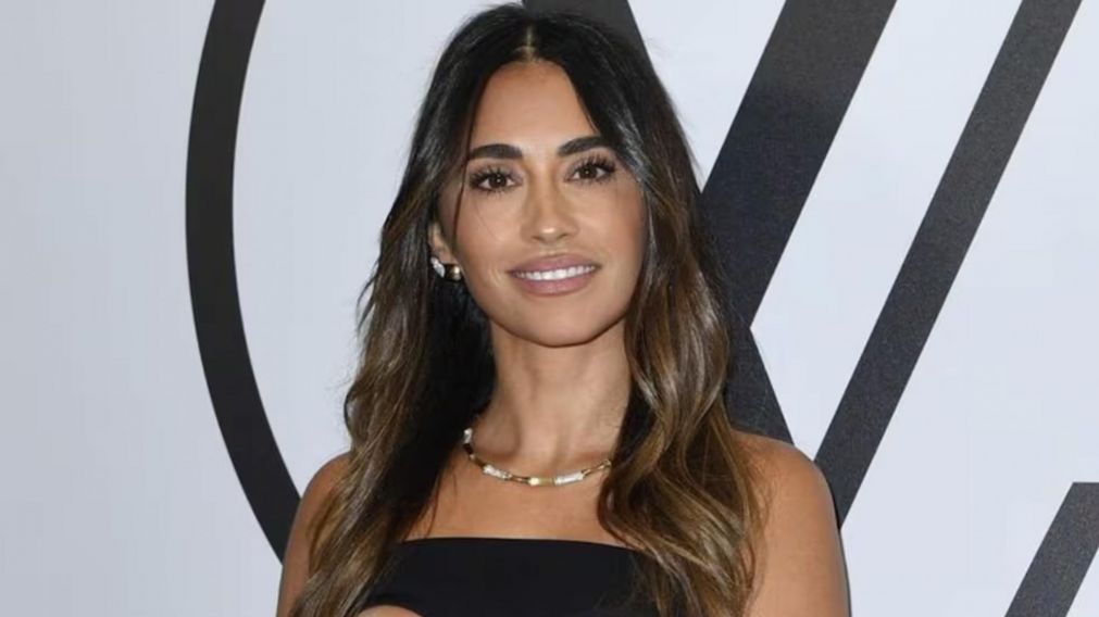 Antonela Roccuzzo deslumbró con un vestido súper sensual que opacó al propio Lionel Messi
