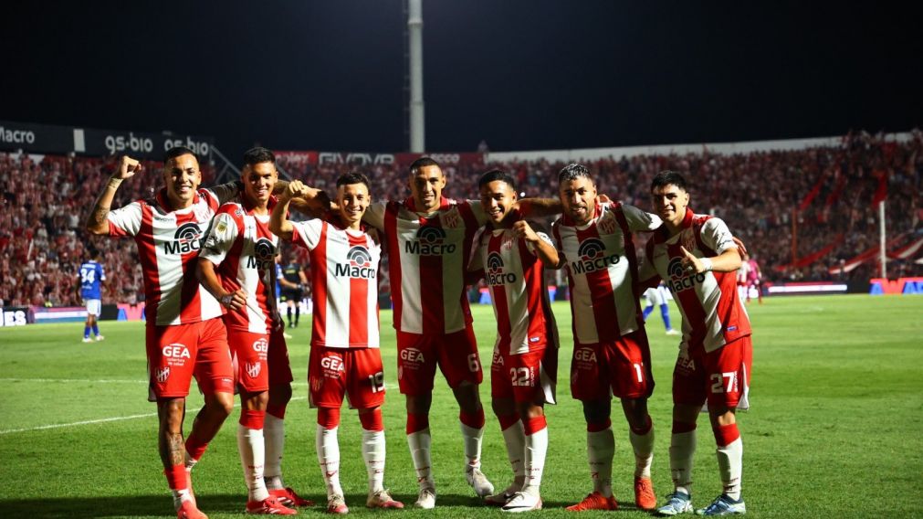 Instituto también fue demasiado para el Vélez de Sebastián Domínguez: tres partidos jugados, tres derrotas para el nuevo DT
