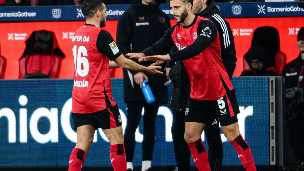 Emiliano Buendía no tuvo un Buen debut en el Bayer Leverkusen