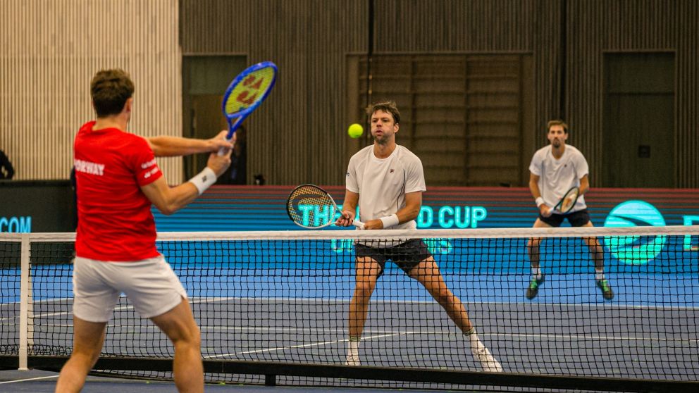 Argentina venci� a Noruega en el dobles y qued� a un paso de la clasificaci�n en la Copa Davis