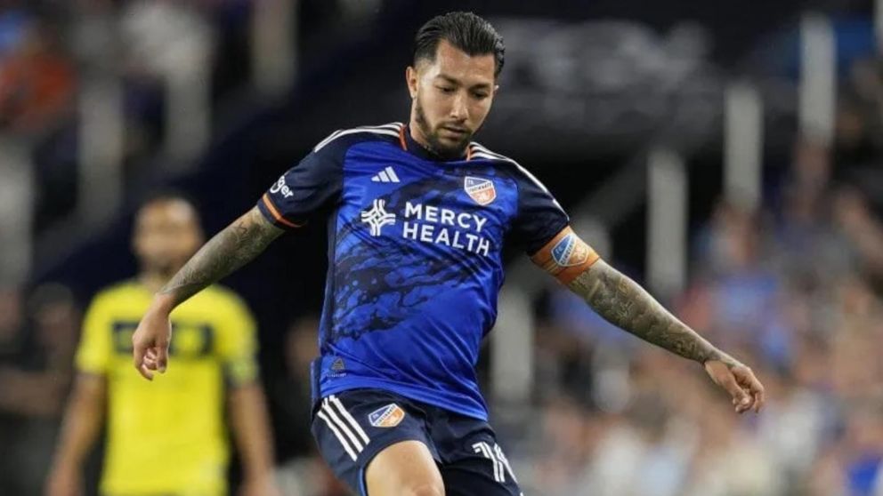 Foster Gillett y su obsesión por romper el mercado: pagará una fortuna por Luciano Acosta, que llegaría a Estudiantes