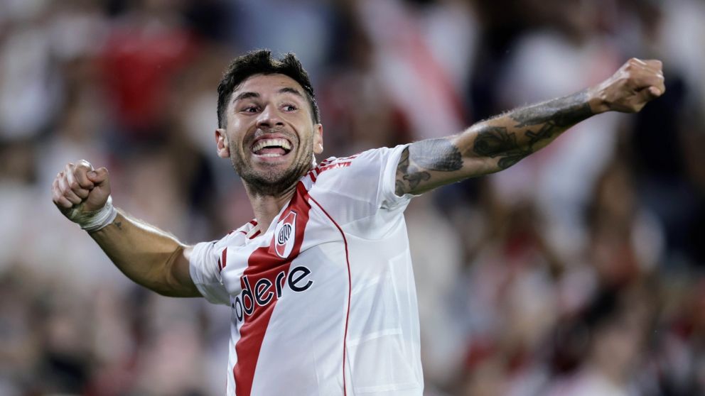Montiel rescató a un flojo River, que venció por la mínima a Instituto de Córdoba