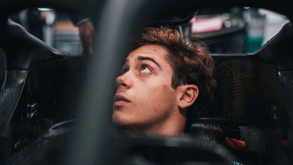 Franco Colapinto lució con el nuevo casco y una inédita indumentaria en Alpine: cuál fue la curiosa reacción