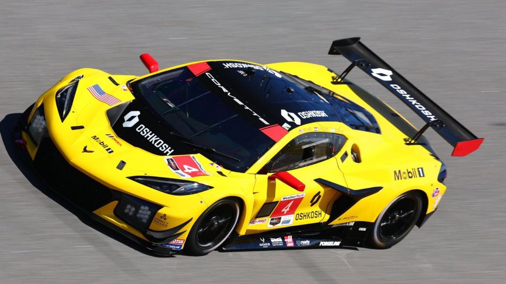 Nico Varrone dio batalla hasta el final pero no pudo ganar las 24 horas de Daytona: la polémica maniobra por la que fue sancionado