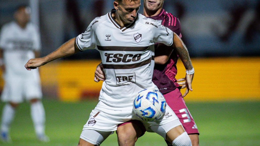 River rescató un empate agónico frente a un duro Platense en una noche en la que le faltaron ideas