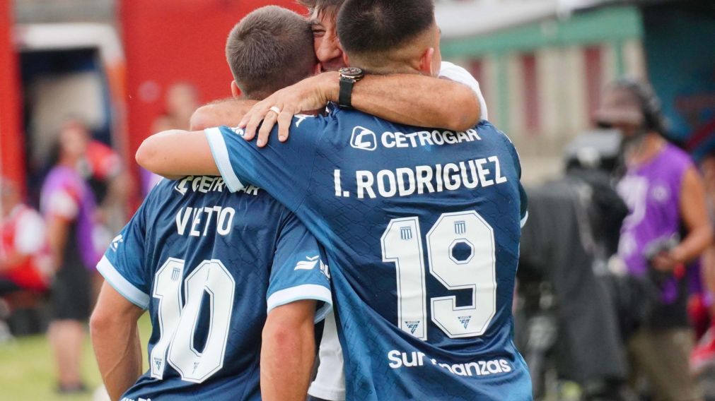 Racing te liquida: superó a Barracas por la jerarquía de sus jugadores y comenzó el Apertura a lo campeón