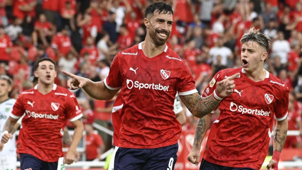 Independiente jugó bien pero sufrió para cerrar el partido ante Sarmiento: doblete de Ávalos e ilusión de sus hinchas