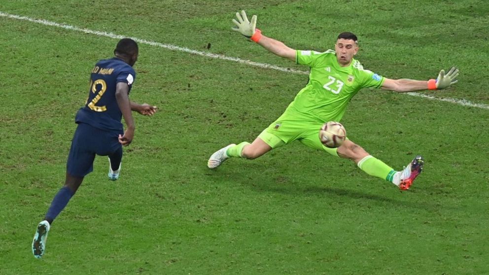 El video inédito de la atajada de Dibu Martínez a Kolo Muani en la final del Mundial Qatar 2022 que reveló la FIFA: disfrutalo