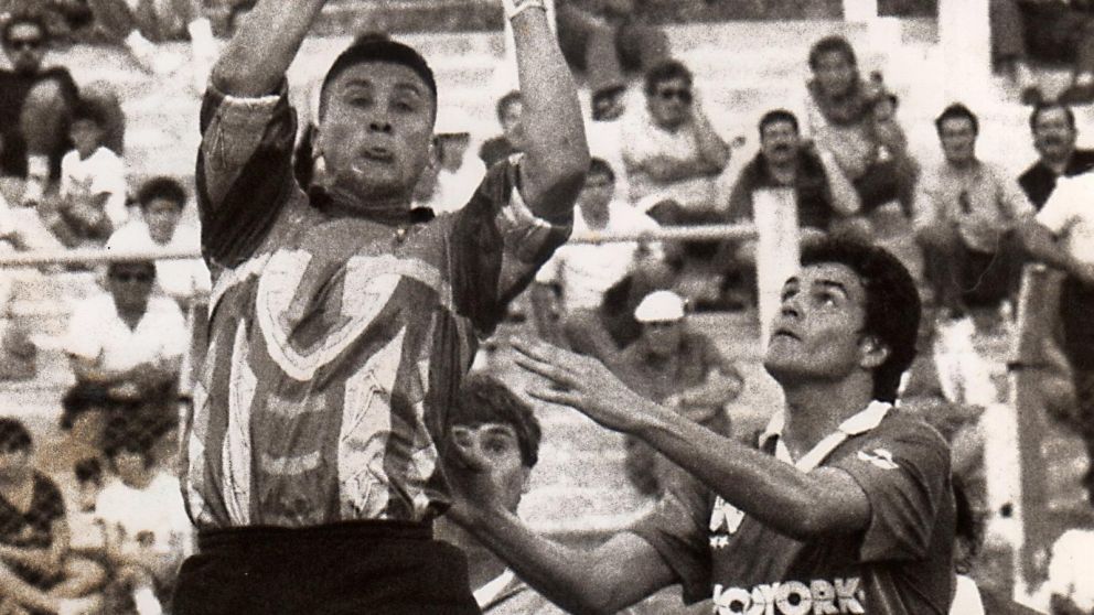 El Mono Burgos, un rebelde en el arco que se ganó el corazón de todos