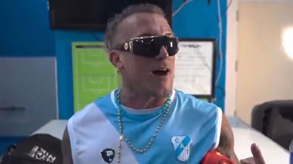 As� fue la espectacular presentaci�n de El Polaco como refuerzo de Temperley