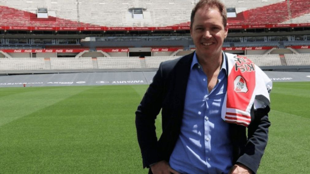 El sutil palazo de Jorge Brito a Juan Sebastián Verón por la polémica relación de Estudiantes con el empresario Foster Gillett