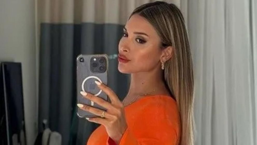 Agustina Gandolfo deslumbró con un look casual que desbordó sensualidad