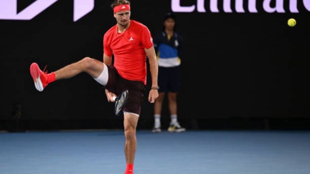 Alexander Zverev comenz� a paso arrollador el Abierto de Australia