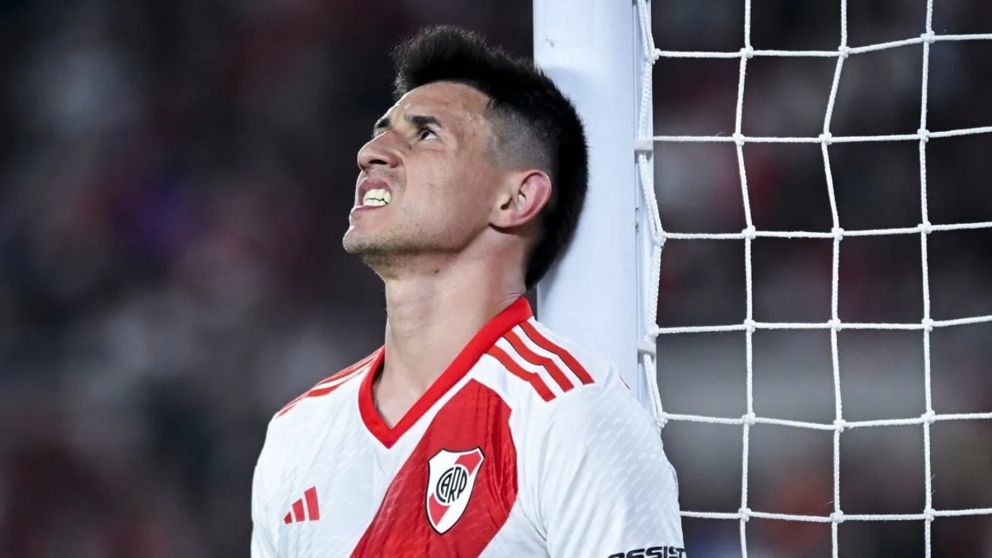 River se cansó de Adam Bareiro y lo mandará a jugar a un exótico destino