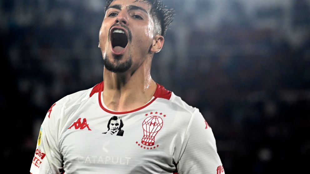 Tras quedarse con Herrera y Battaglia, Boca habló con Huracán y va por Williams Alarcón
