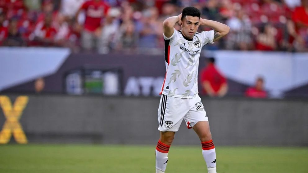 Alan Velasco, el jugador con el que Boca sue�a, choc� en la Autopista Ricchieri