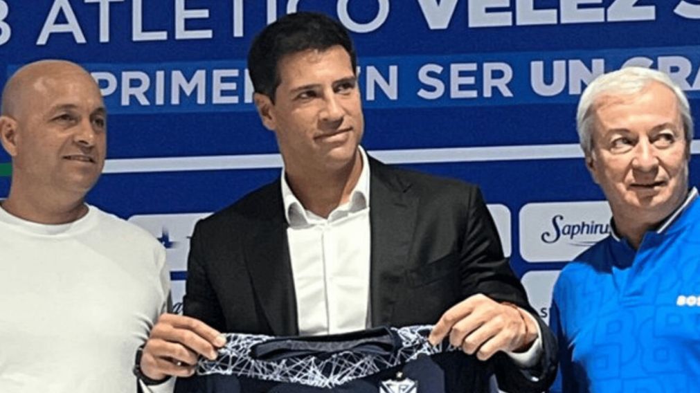 V�lez present� a Sebasti�n Dom�nguez como el sucesor de Gustavo Quinteros