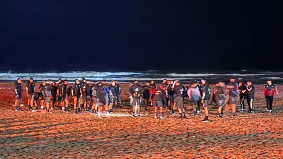 La extravagante pretemporada de Deportivo Riestra con entrenamiento de madrugada