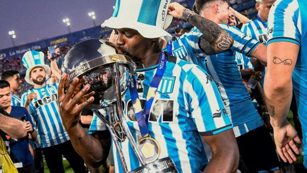 Johan Carbonero faltó al inicio de la pretemporada y en Racing no cayó nada bien su decisión