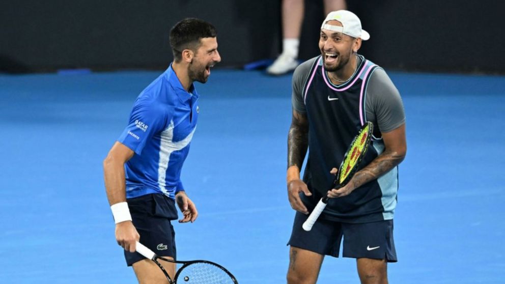 Enemigos íntimos: Novak Djokovic y Nick Kyrgios funcionaron juntos y avanzan a octavos en el ATP 250 de Brisbane