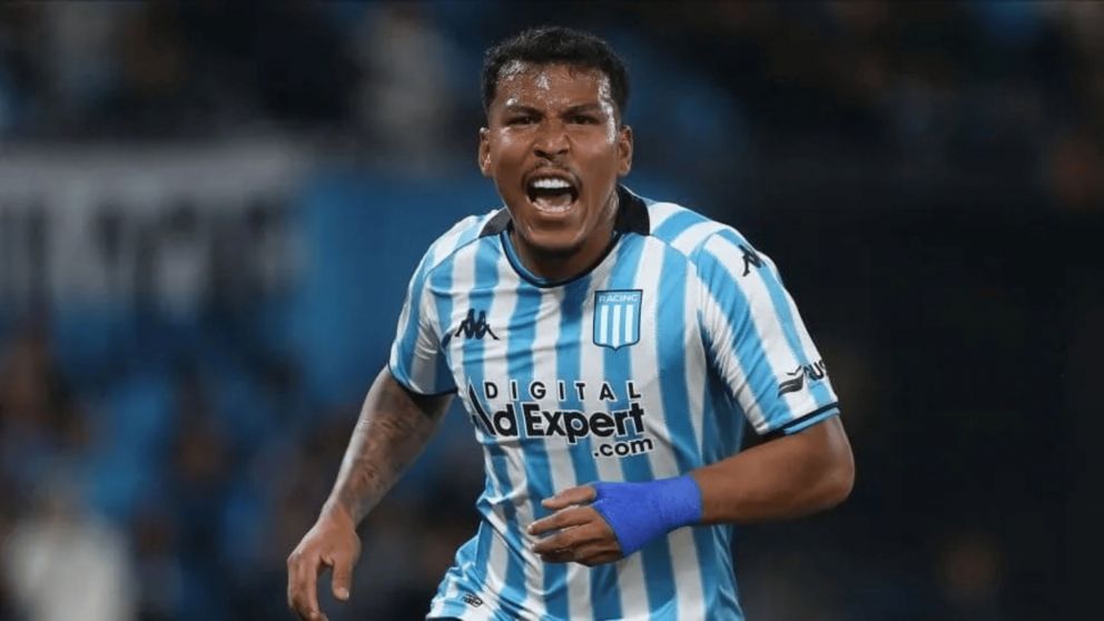 Racing se cae a pedazos ante la salida de Roger Martínez