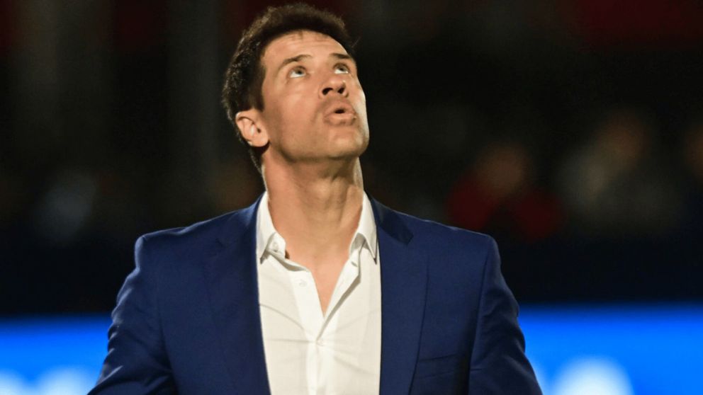 Sebastián Domínguez se encamina a ser el nuevo entrenador de Vélez: cuándo asumiría