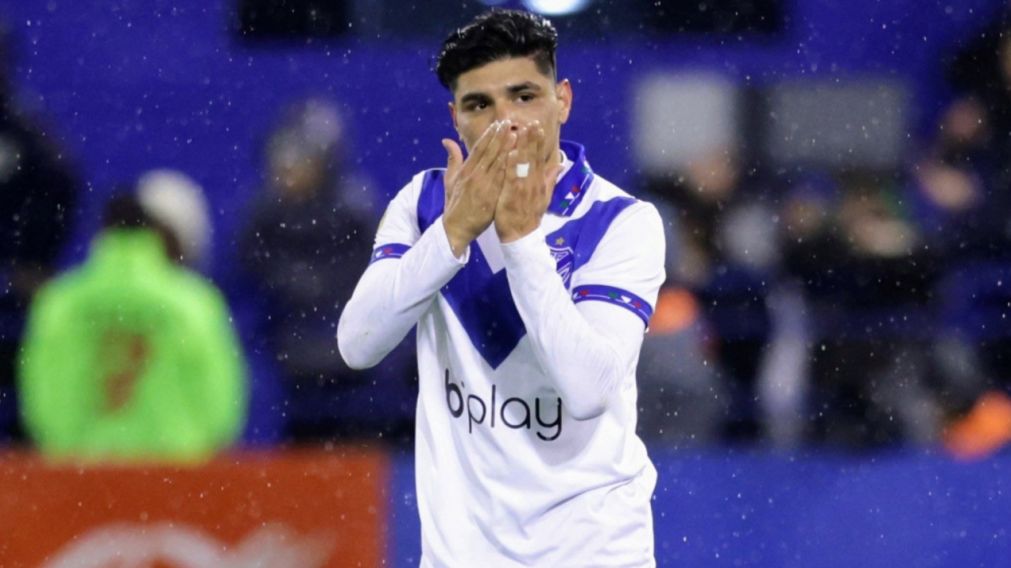 Confirmado: Claudio Aquino no renueva y se va de Vélez