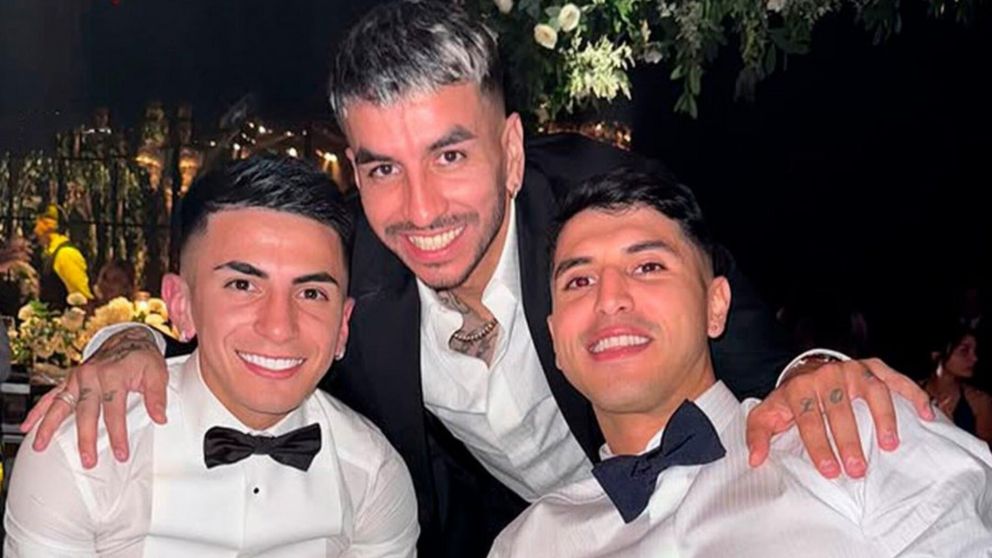 Thiago Almada dio el sí y lo festejó acompañado de algunos campeones del mundo con la Selección Argentina