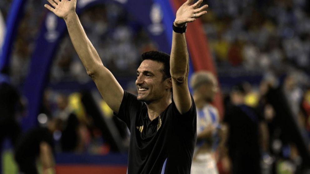 Lionel Scaloni recibió un sorpresivo regalo de Navidad de un equipo del ascenso: el gran gesto que hizo emocionar a los hinchas