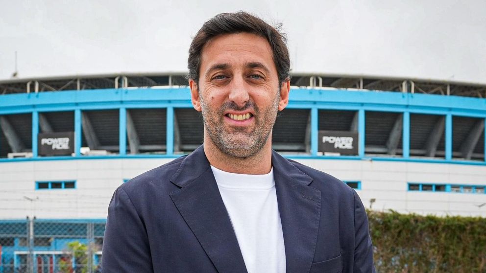 Diego Milito es el nuevo presidente de Racing en una elecci�n hist�rica