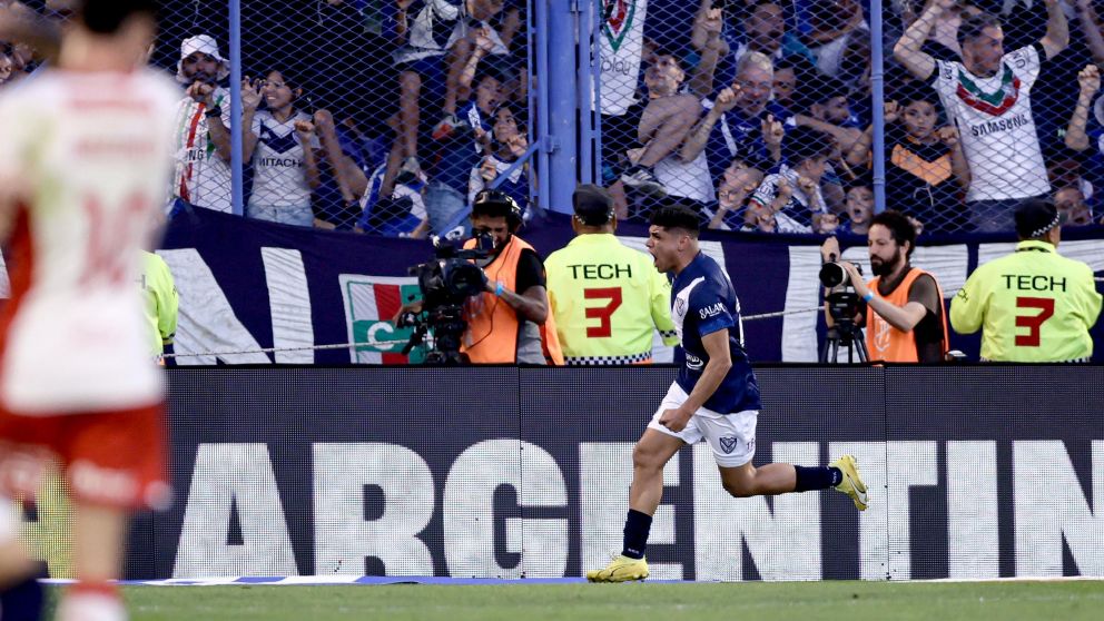 Vélez le ganó a Huracán con un fútbol de alto vuelo y se consagró campeón de la Liga Profesional